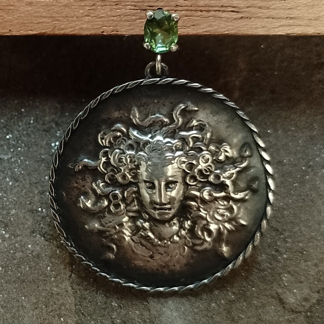 Medusa 1 - boucle d'oreille