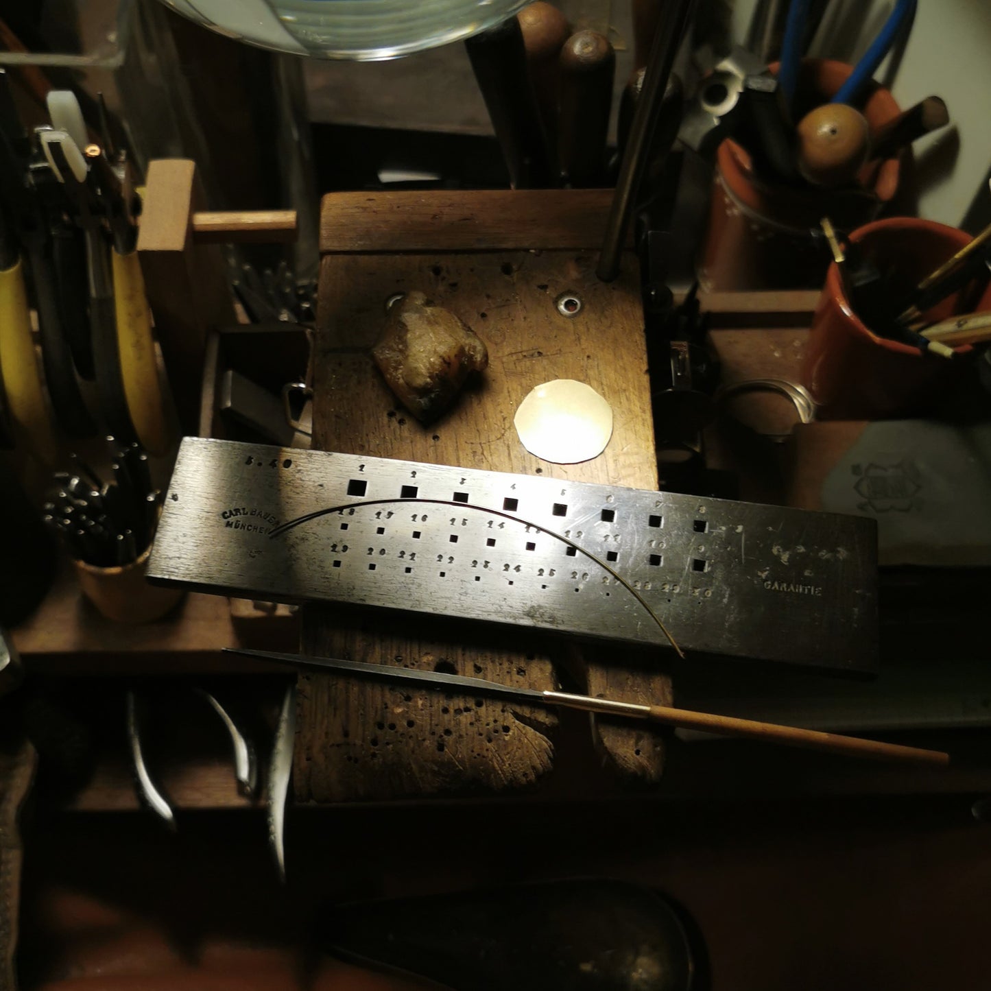 Ours et ruche sauvage (Commande personnalisée)